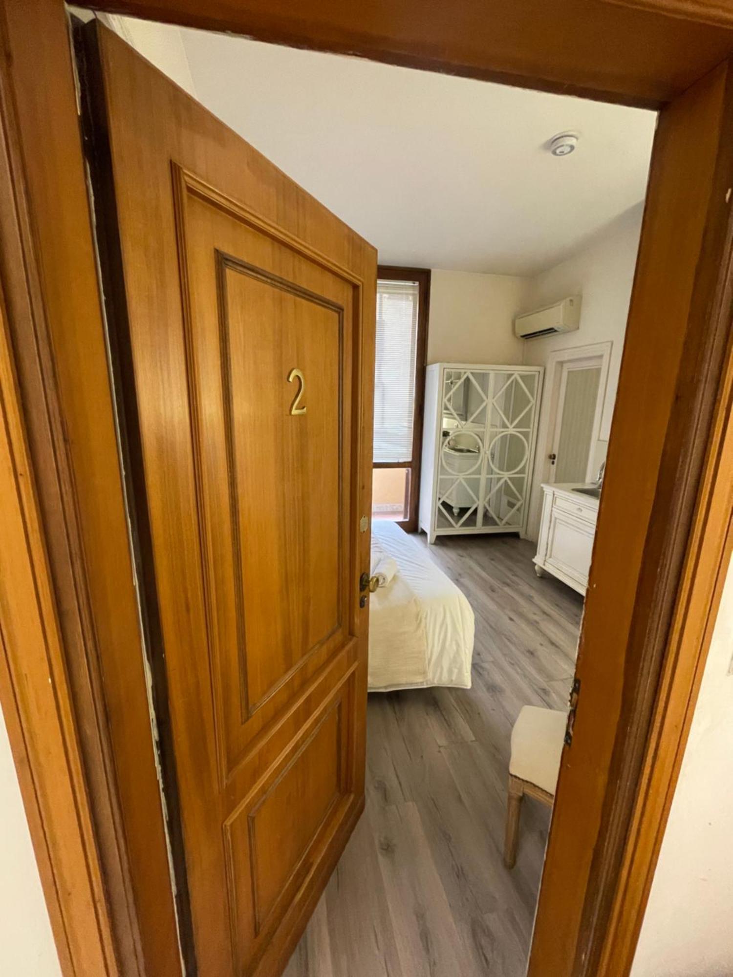 Charming Studio Next To The Duomo Florencia Exterior foto